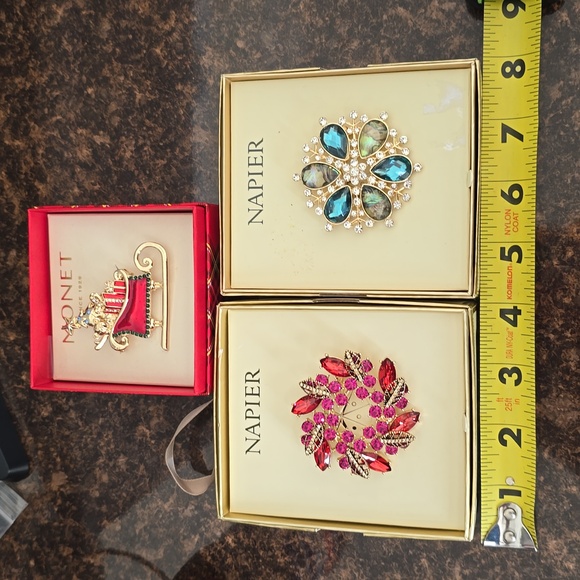 3 ITEMS:  2 NAPIER & 1 MONET BEAUTIFUL SPARKLING HOLIDAY PINS BUNDLE OF 3 - Picture 12 of 13